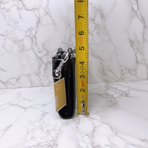 Michael Kors Wallet - Picture 4 of 7